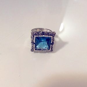 Jewelry. Silver ring with blue stones in size 8